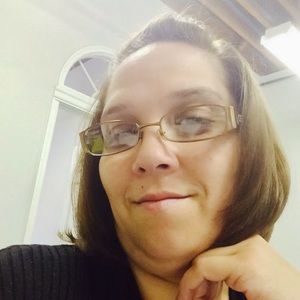 Meet your Posher, Lina